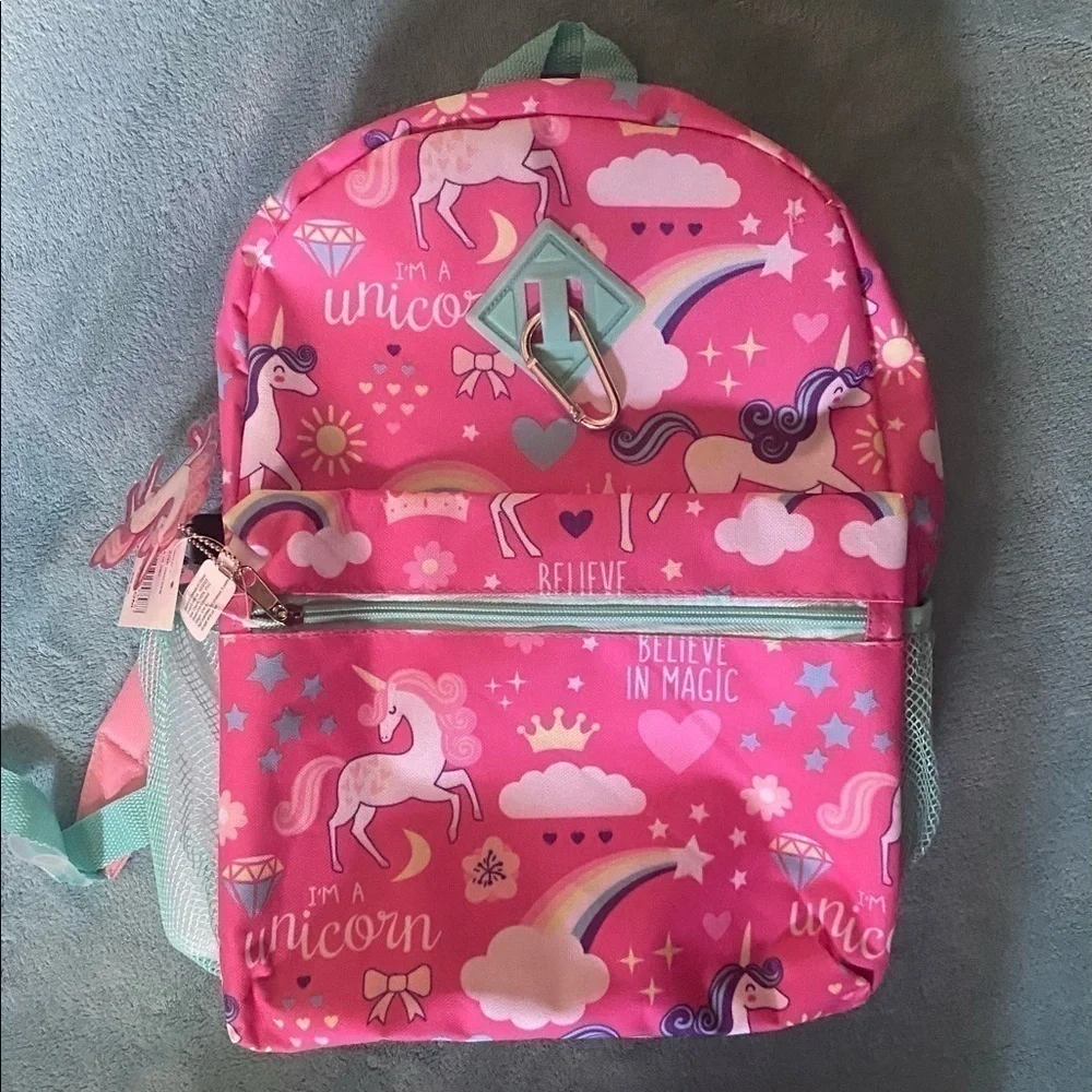 NWT-GIRLS UNICORN BACKPACK WITH A BUNDLE OF ACCESSORIES